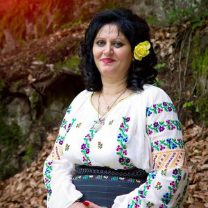 收听MARIUTA BURLAN的De Cate Ori M-Am Jurat, Jur, Ma Jur歌词歌曲