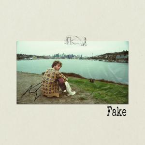 ดาวน์โหลดและฟังเพลง Fake พร้อมเนื้อเพลงจาก Alec Jordan