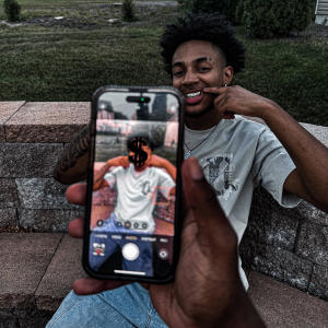 收聽Mon3y的Nobody Knows (Explicit)歌詞歌曲