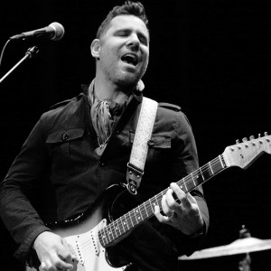 Dengarkan Touch the Sky lagu dari James Pace Band dengan lirik