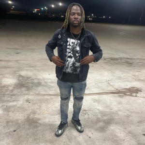Dengarkan Sleazy Flow (Explicit) lagu dari 700 O.B dengan lirik