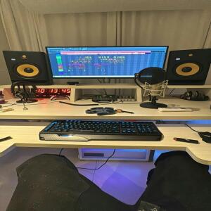 default playlist img
