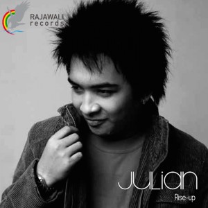 收听Julian的Cinta Lama Bersemi Kembali歌词歌曲