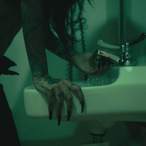 ดาวน์โหลดและฟังเพลง Toxic พร้อมเนื้อเพลงจาก Kehlani