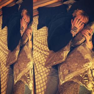 收聽STAGGY的twilight zone (Explicit)歌詞歌曲