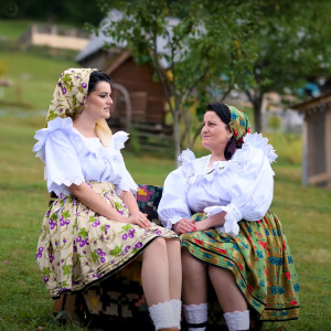 Listen to Mamă Bună, Suflet Blând song with lyrics from Daniel Dogaru