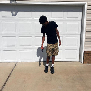 收聽irockwithyahweh的Air Force (feat. EyeJayKay)歌詞歌曲