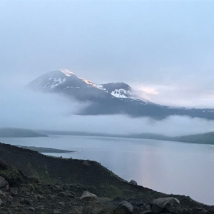 Dengarkan Hoodie lagu dari Gina Ingrid dengan lirik