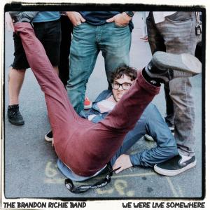 收聽Brandon Richie的Voyeur歌詞歌曲