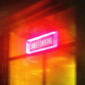 Dengarkan lagu Sweet Darling (Explicit) nyanyian Jaggfuzzbeats dengan lirik