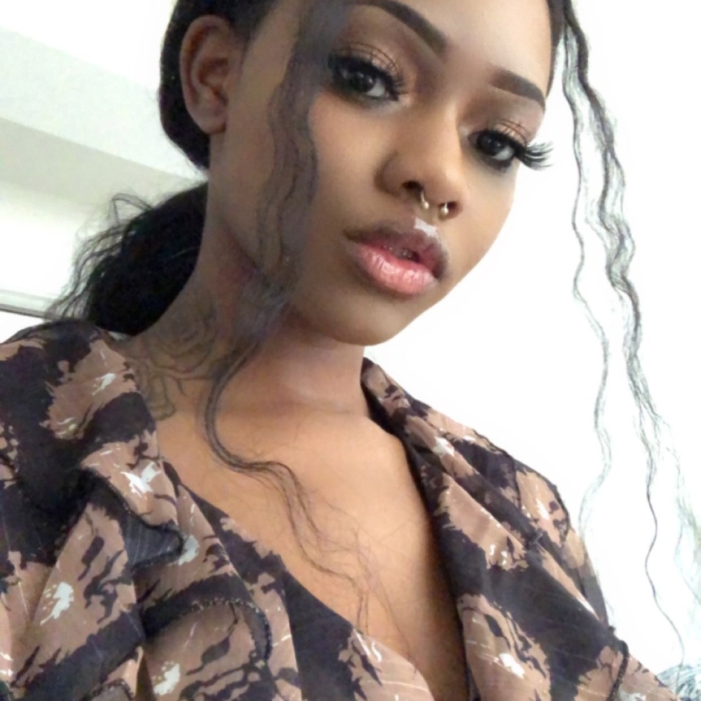 Pretty young bitch (Explicit)