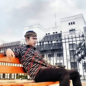 Listen to Angel (Ketika semua terasa begitu abot) song with lyrics from Paijo