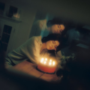 ดาวน์โหลดและฟังเพลง birthday cake พร้อมเนื้อเพลงจาก Dylan Conrique