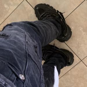 收聽SAOSERVIN的article (feat. c8ppa)歌詞歌曲