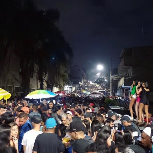 ดาวน์โหลดและฟังเพลง MTG VOU PASSAR O PIRU NA SUA TCHECA (Explicit) พร้อมเนื้อเพลงจาก DJ KF OLIVEIRA