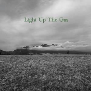 Dengarkan lagu Light Up The Gas (Explicit) nyanyian E. MaJor dengan lirik