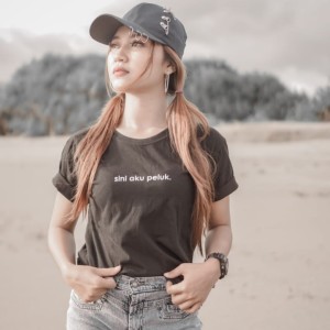 Dengarkan Hampa lagu dari Dinda Dewi dengan lirik