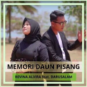 Dengarkan Memori Daun Pisang (Cover) lagu dari Revina Alvira dengan lirik