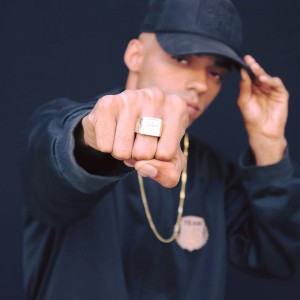 ดาวน์โหลดและฟังเพลง Quando Nós Chega na Loja พร้อมเนื้อเพลงจาก MAX22