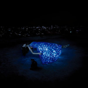 ดาวน์โหลดและฟังเพลง Rokutouseino Yoru พร้อมเนื้อเพลงจาก Aimer