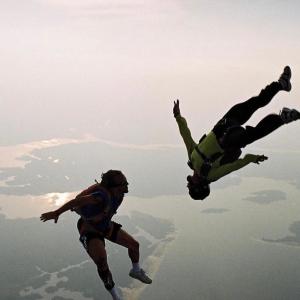 ดาวน์โหลดและฟังเพลง Rotation (feat. Jyflock) (Explicit) พร้อมเนื้อเพลงจาก g4lato