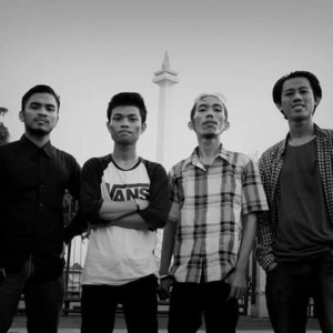 Dengarkan Mabuk Janda lagu dari Ziruntu Band dengan lirik
