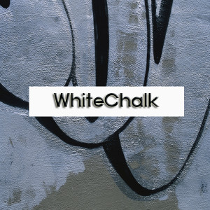 收聽화이트쵸크(WhiteChalk)的致愛歌詞歌曲
