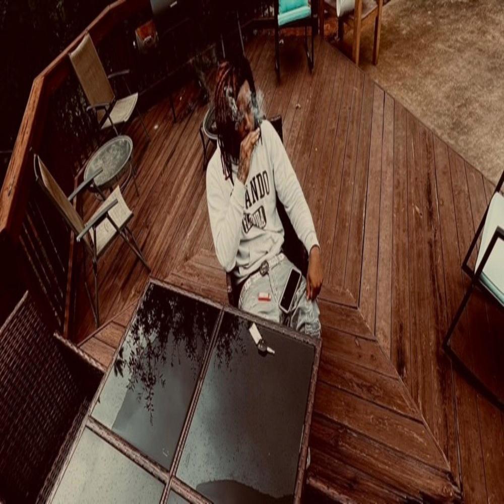 Air It Out (feat. YuneyLae) (Explicit)