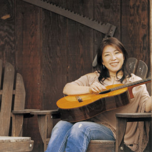 小野麗莎的專輯Around The World