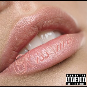 thraxxbaby的專輯Kiss me (Remastered 2025) (Explicit)