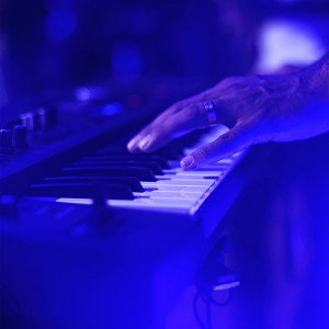 Album 初愿 from 叶落梦中