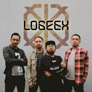 Dengarkan Gila lagu dari Logeex dengan lirik