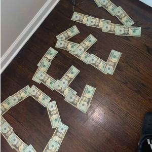 收聽MirMafia Deev的HOT GLOCKS (feat. Pressuremadejayy) (Explicit)歌詞歌曲