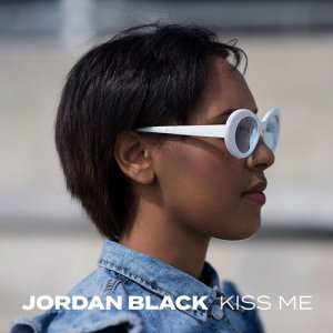 收聽Jordan Black的Kiss Me歌詞歌曲