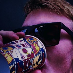 收聽PUSSYLEROY的Байполар歌詞歌曲