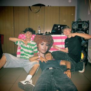 default playlist img