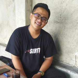 Listen to Gerak Tapi Santai song with lyrics from Lord Royalty