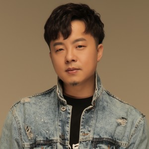 Listen to 筑城·咸阳 (伴奏) song with lyrics from 张喆