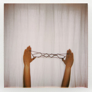 Dengarkan The Real Cat's Cradle lagu dari Don Philippe dengan lirik