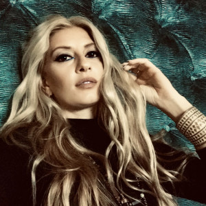 Dengarkan lagu I Put a Spell on You nyanyian Danielle Parente dengan lirik