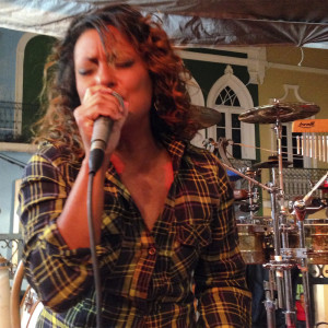 Listen to Ensaboa (Ao Vivo) song with lyrics from Vânia Bárbara