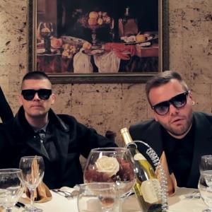 Dengarkan lagu Južni Vetar Lord (feat. Furio Đunta) (Explicit) nyanyian Mejsi dengan lirik