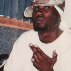 Dengarkan To Di World (Explicit) lagu dari Chronic45 dengan lirik