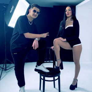 Listen to Favella song with lyrics from Denis Nuca