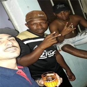 收聽Mc Lk Jogador的Tiroteio Com o Bundão歌詞歌曲