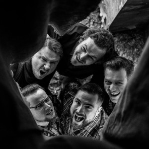 Dengarkan Somebody (To help me understand) lagu dari Bastard Brothers dengan lirik
