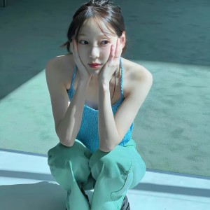 Listen to 奈奈酱 song with lyrics from 抖音