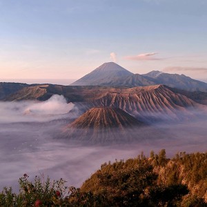 ดาวน์โหลดและฟังเพลง love พร้อมเนื้อเพลงจาก the New Moon