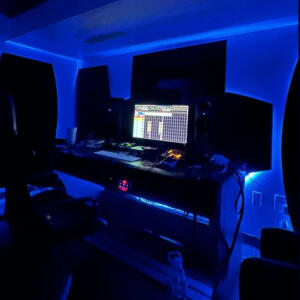 default playlist img