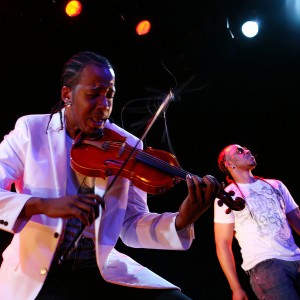 Stringz ดาวน์โหลดและฟังเพลงฮิตจาก Stringz